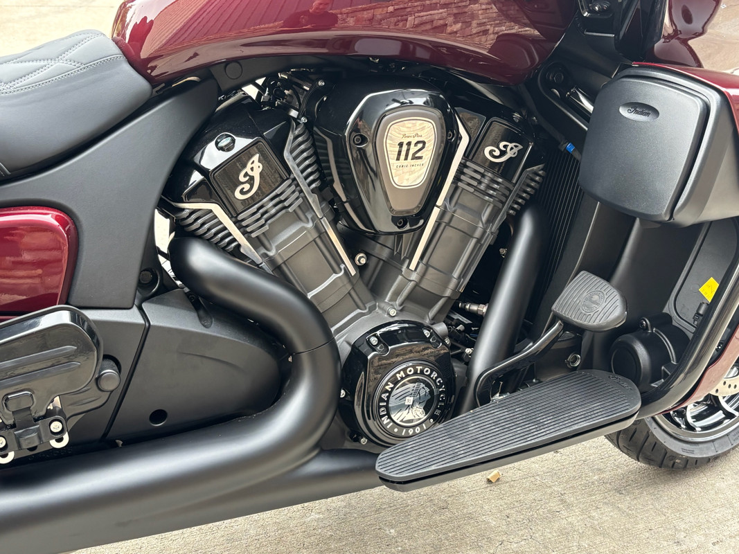 Pursuit Dark Horse 112