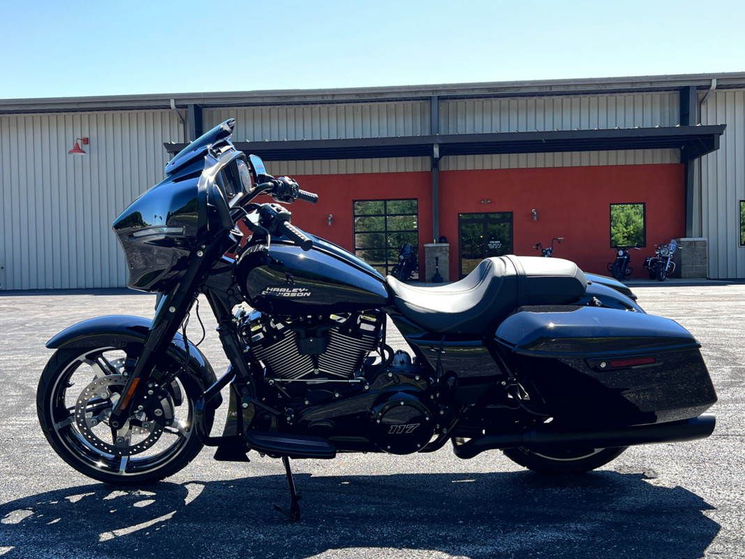 Street Glide®