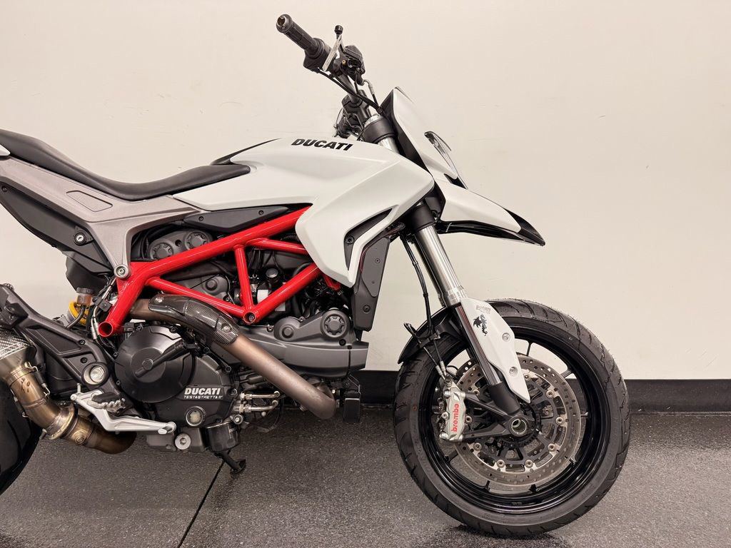 Hypermotard 939