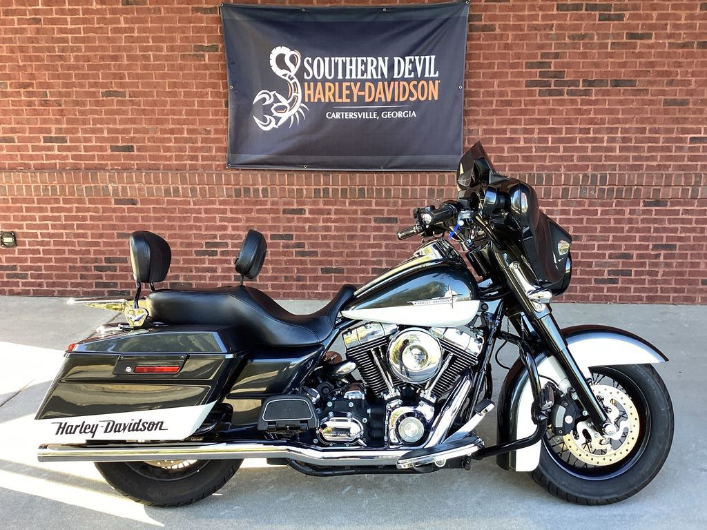 Street Glide®