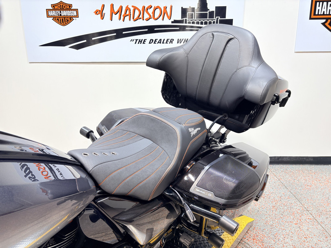 CVO® Road Glide®