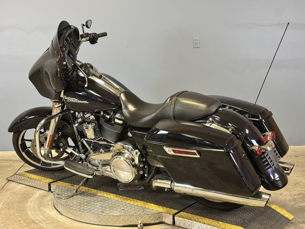 Street Glide®