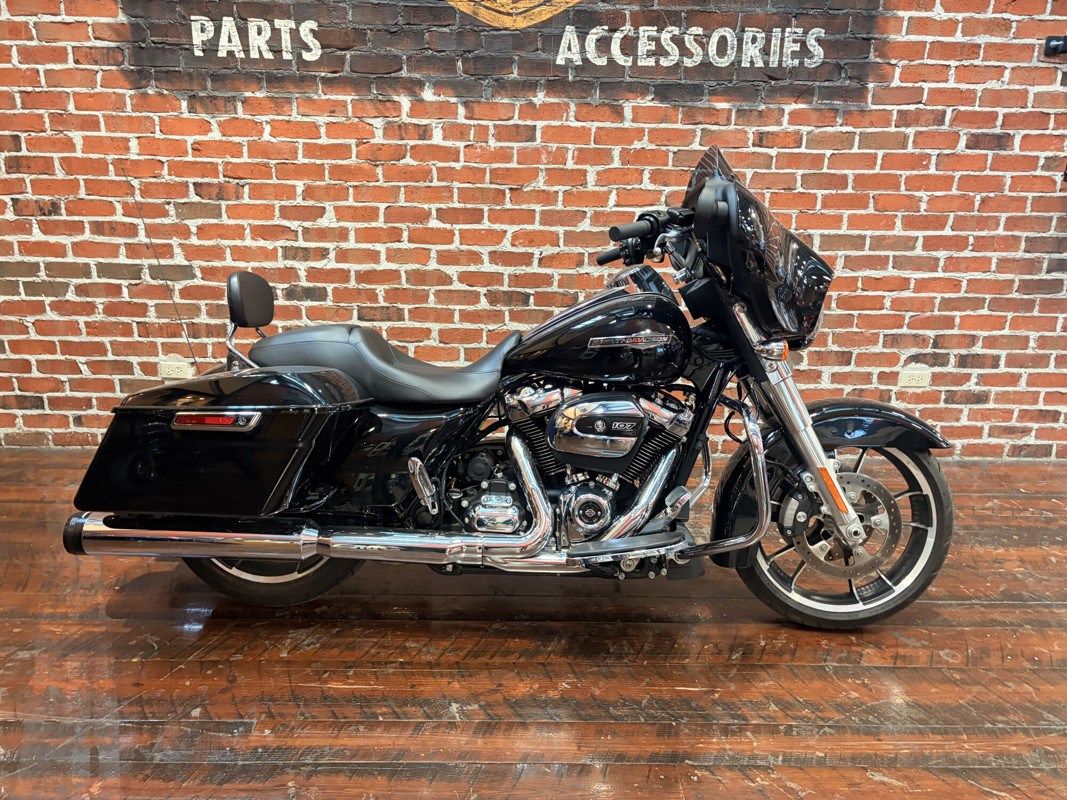 Street Glide®