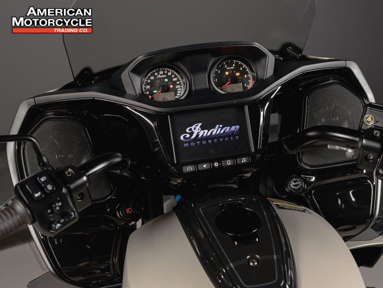Pursuit Dark Horse Premium Package