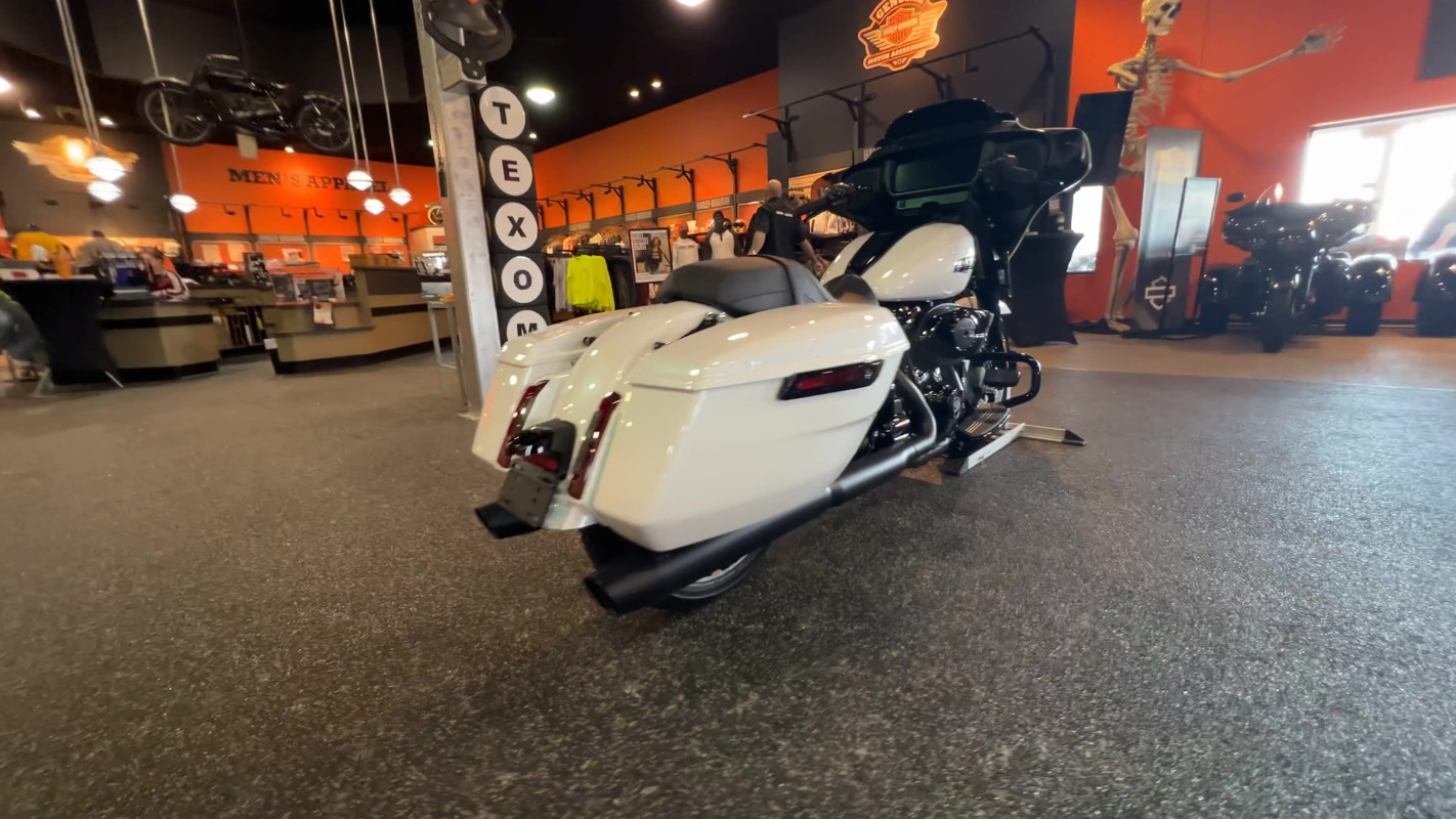 Street Glide®