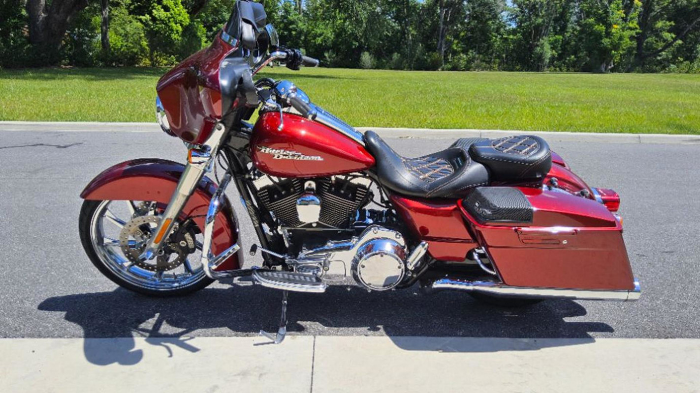 Street Glide®