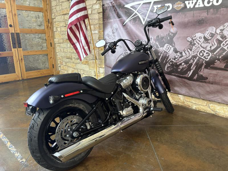 Street Bob®