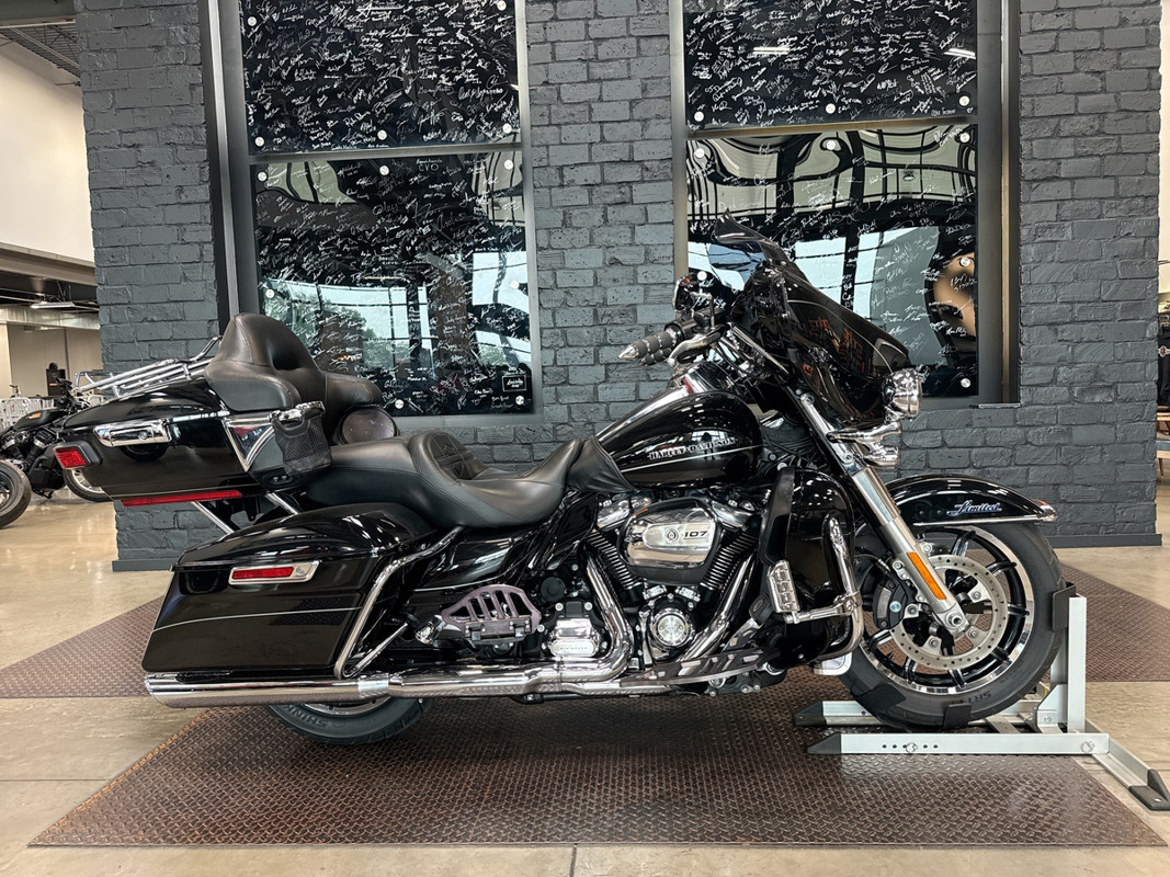 Electra Glide® Ultra Limited® Low
