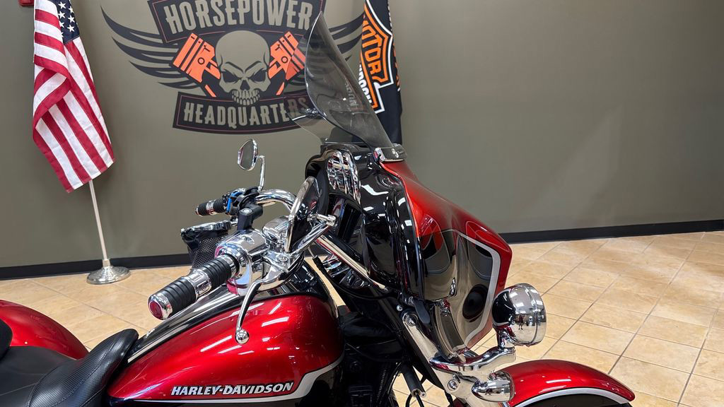 CVO® Tri Glide® Ultra