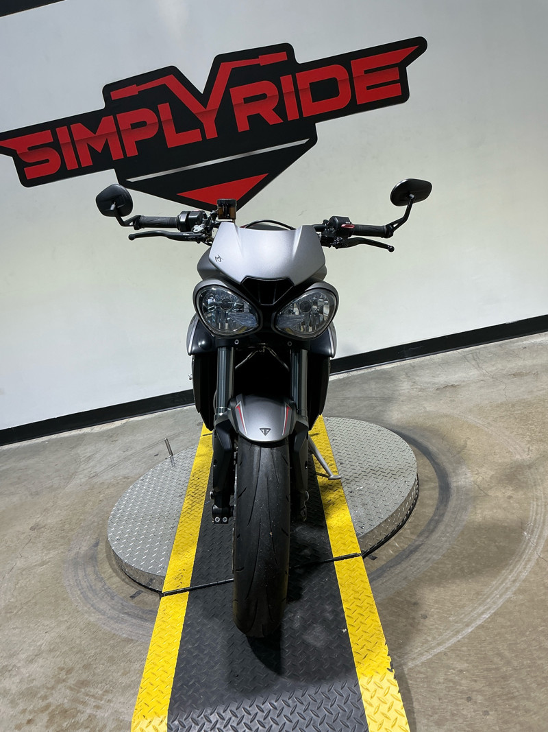 Street Triple RS