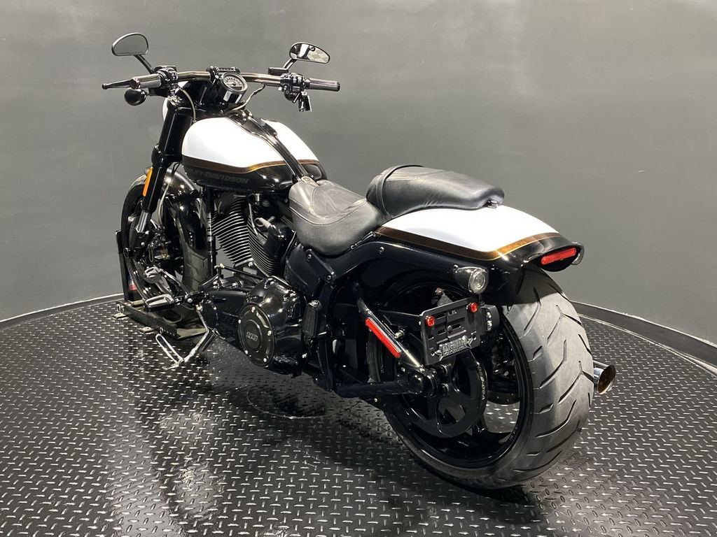 CVO® Pro Street Breakout®