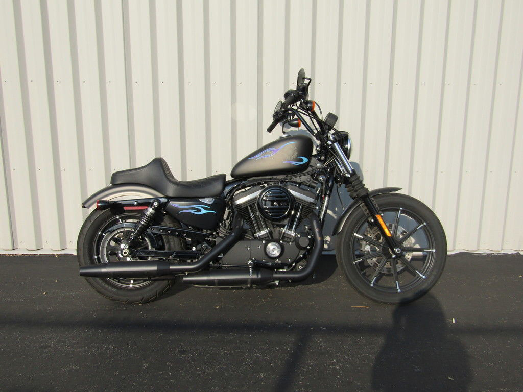 Iron 883®