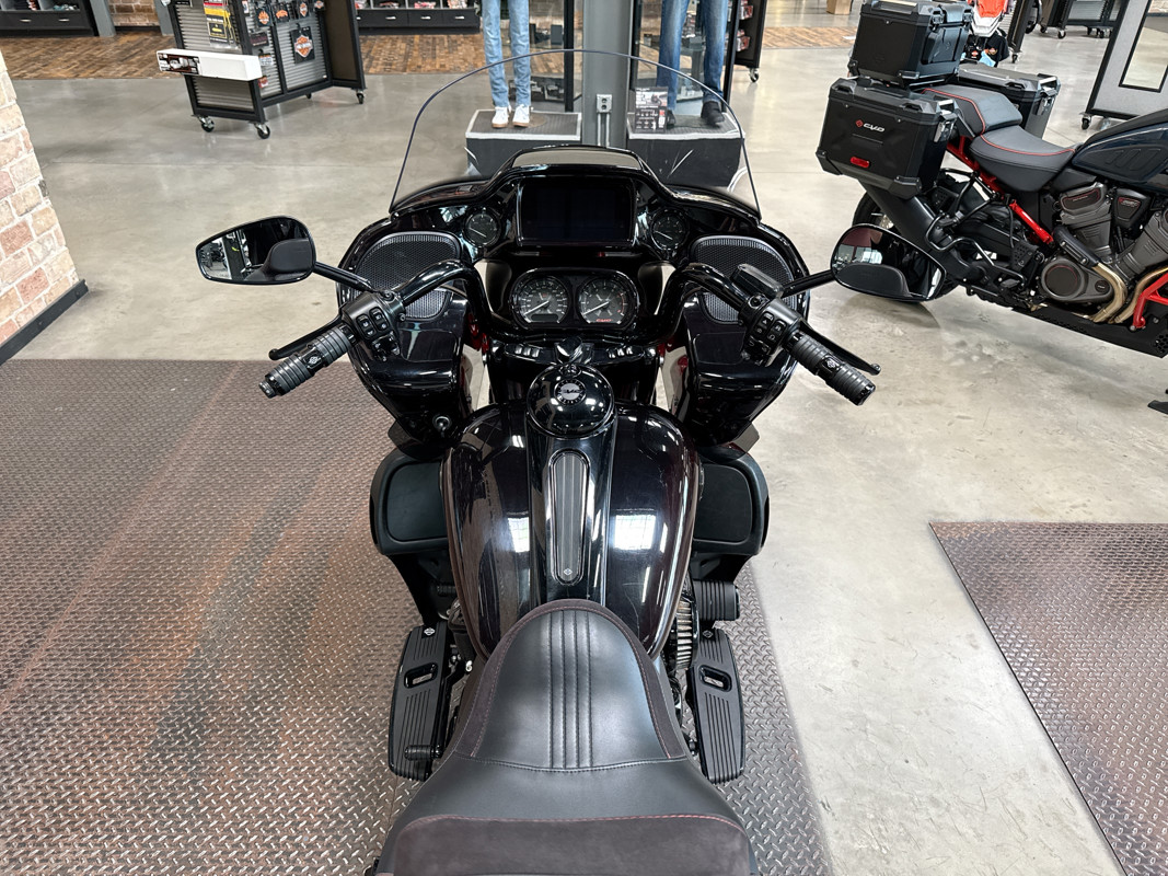 CVO® Road Glide®