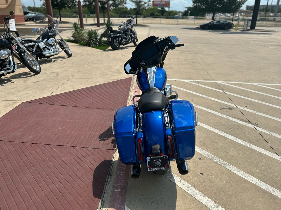Street Glide®