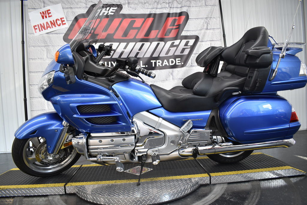 Gold Wing (Audio/Comfort)