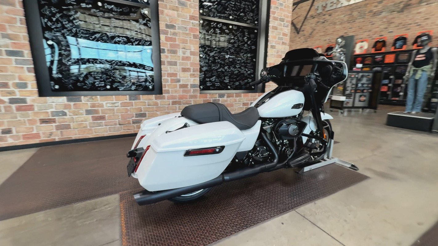 Street Glide®