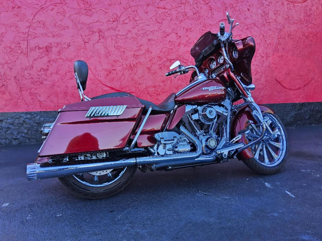 Street Glide®