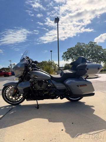 Street Glide® Limited