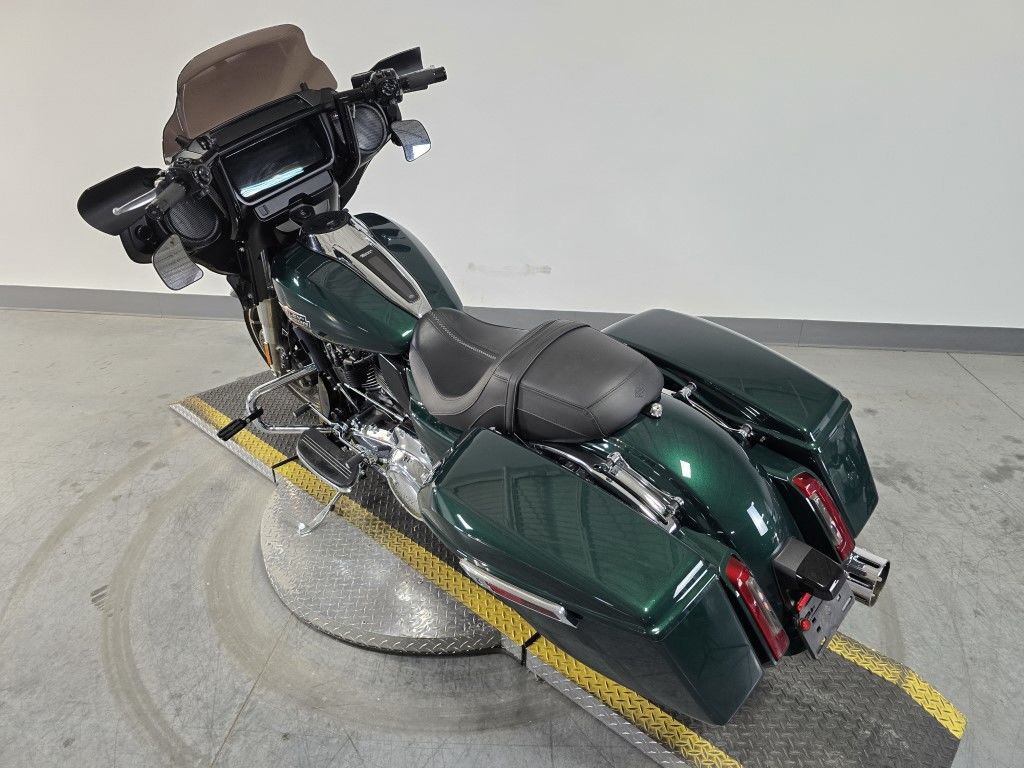 Street Glide®