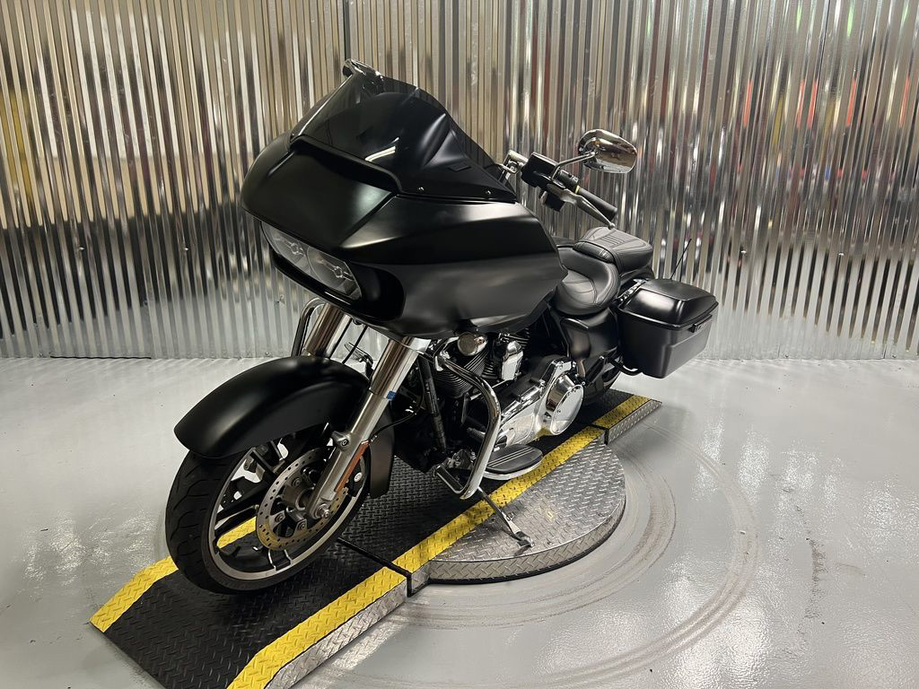 Road Glide®