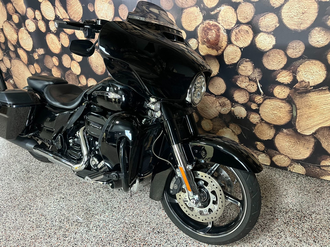 CVO® Street Glide®