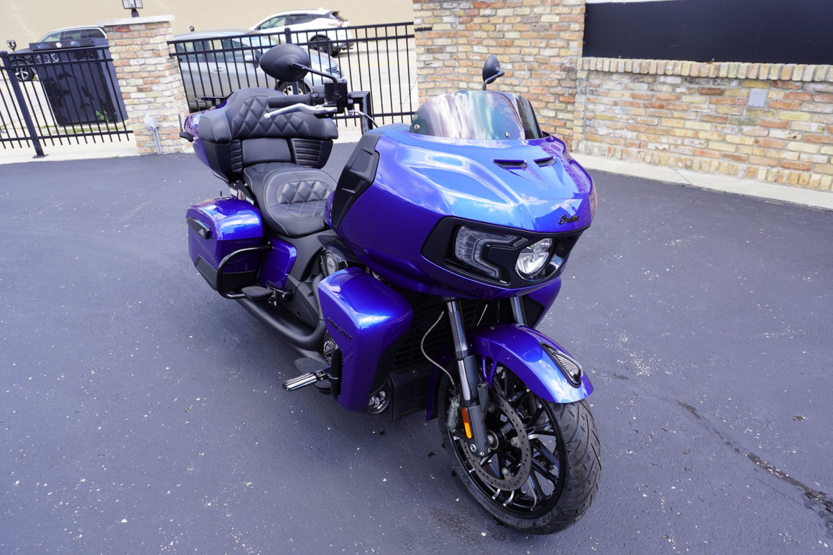 Pursuit Dark Horse Premium Package