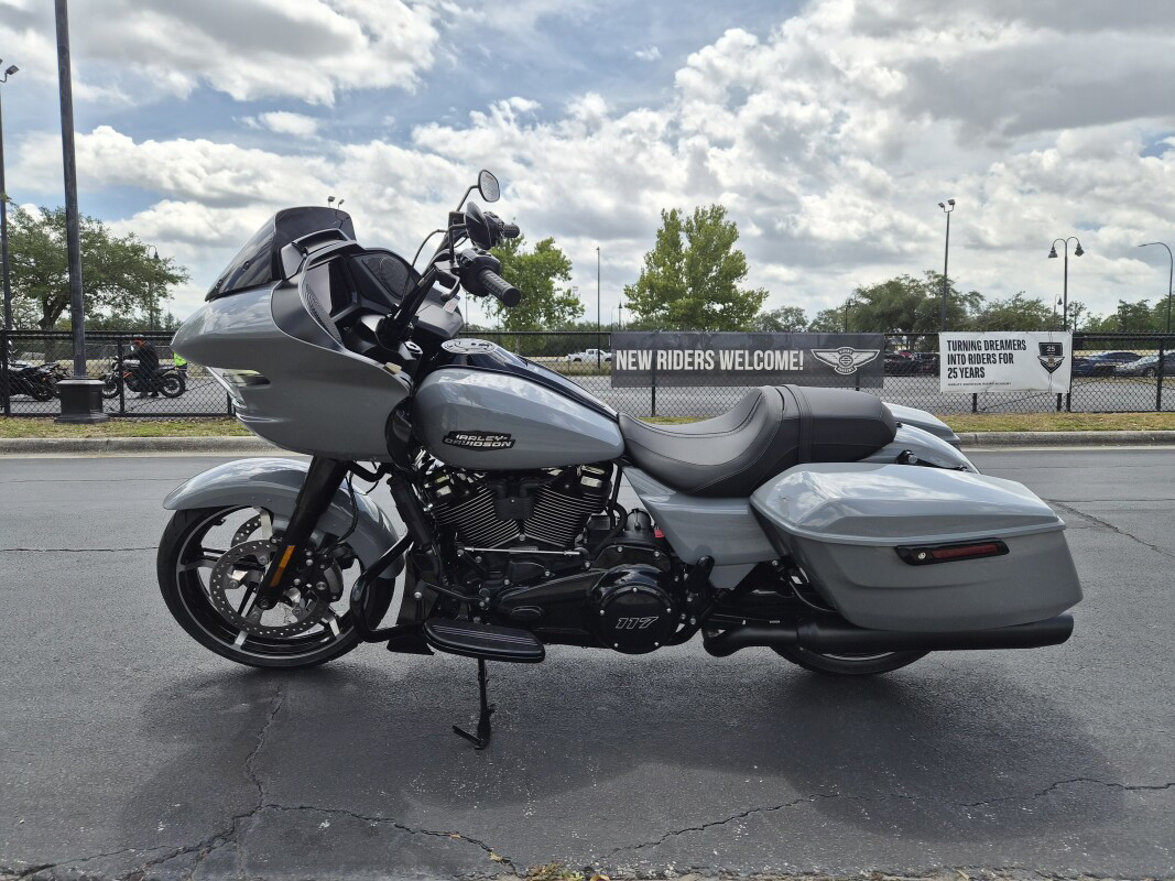 Road Glide®