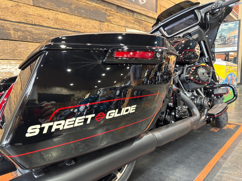 Street Glide®
