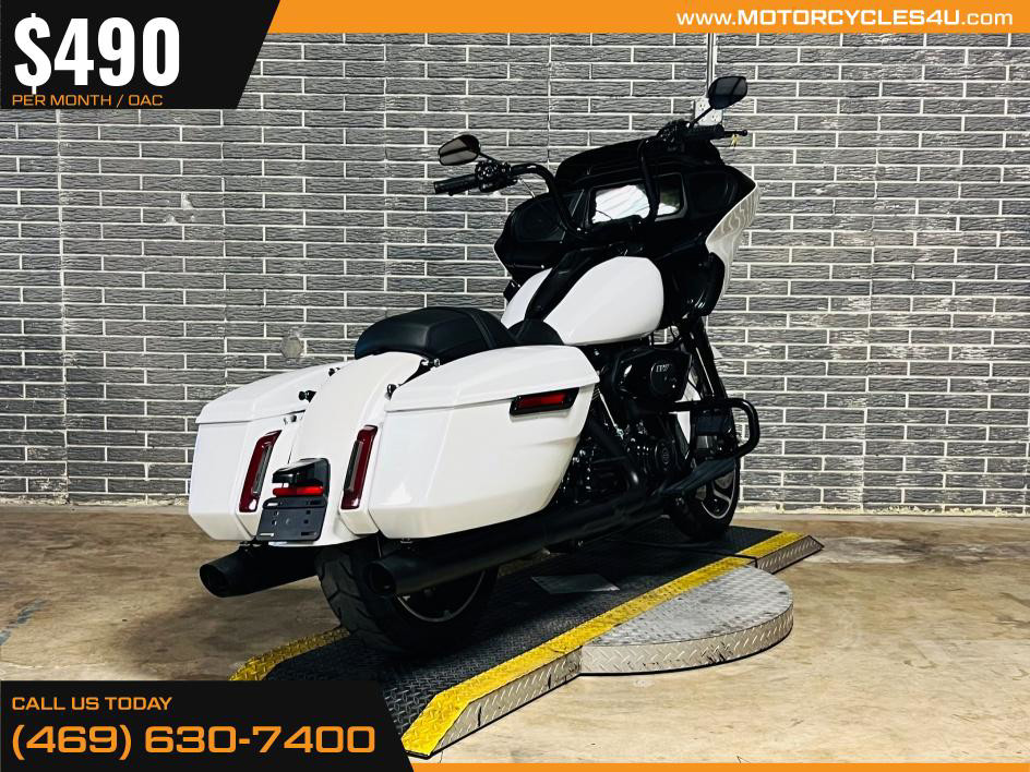 Road Glide®