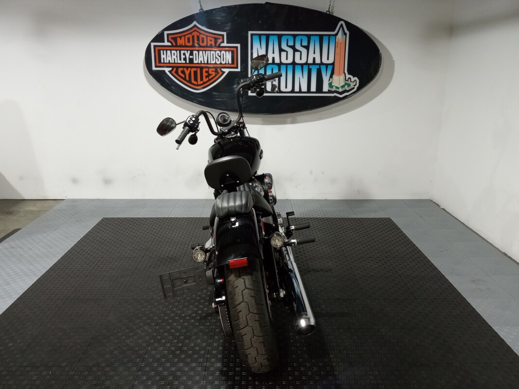 Street Bob®