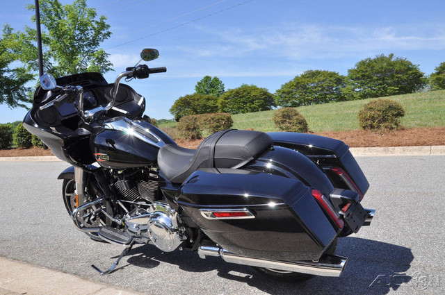 Road Glide®