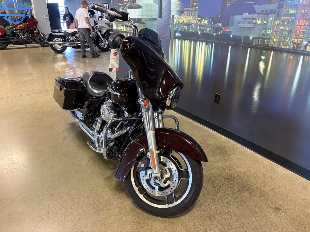 Street Glide®