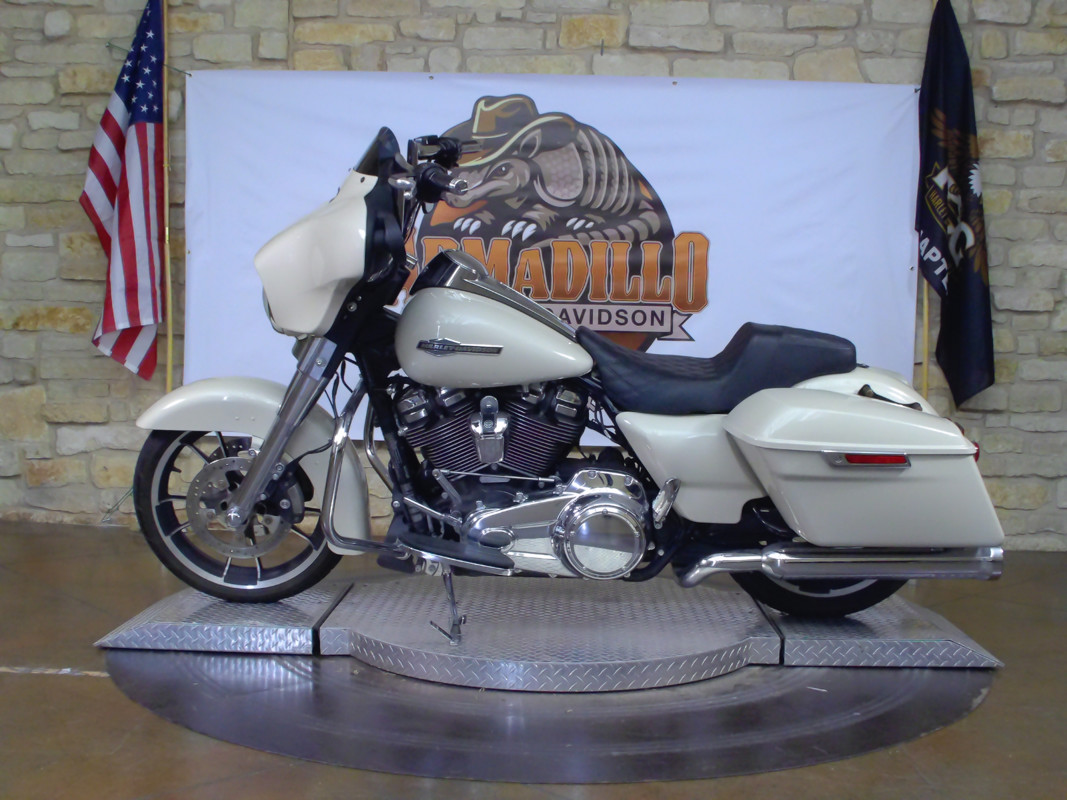 Street Glide®