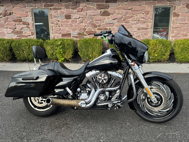 Street Glide®
