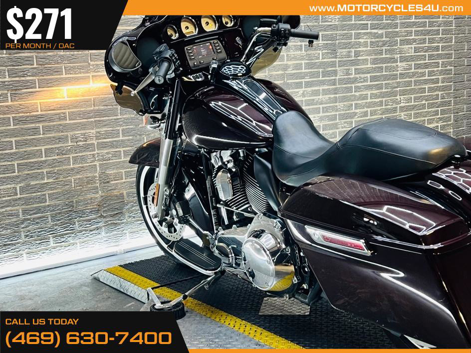 Street Glide®