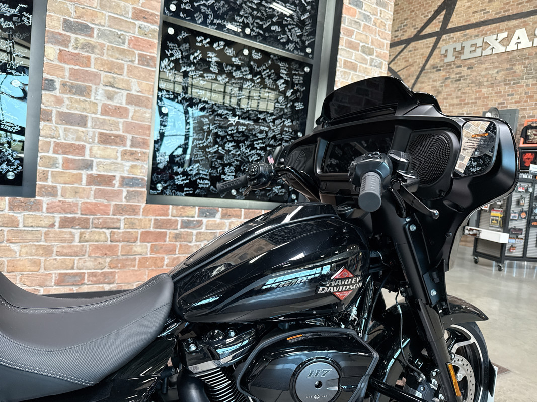 Street Glide®