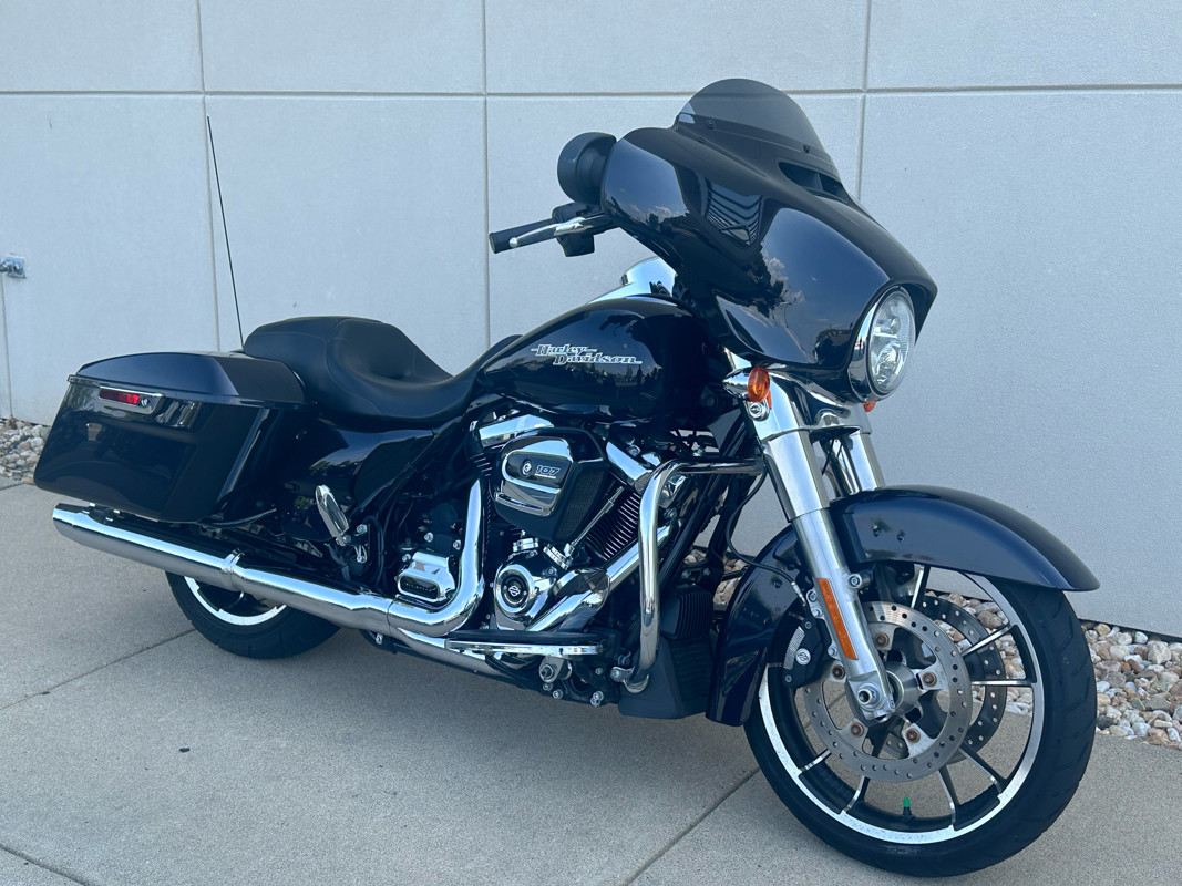 Street Glide®