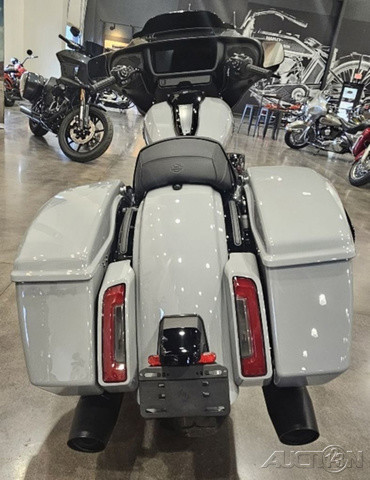 Street Glide®