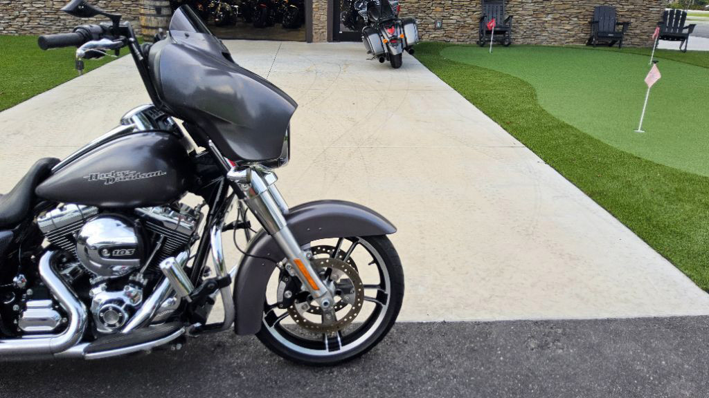 Street Glide®
