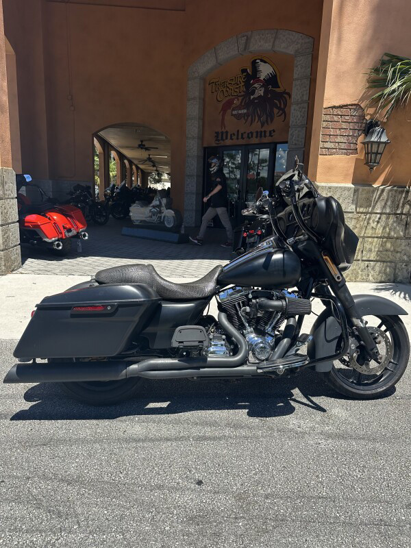 Street Glide®