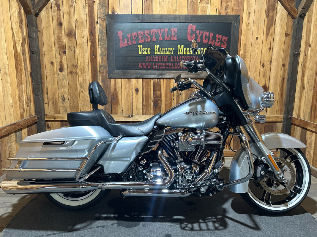 Street Glide®