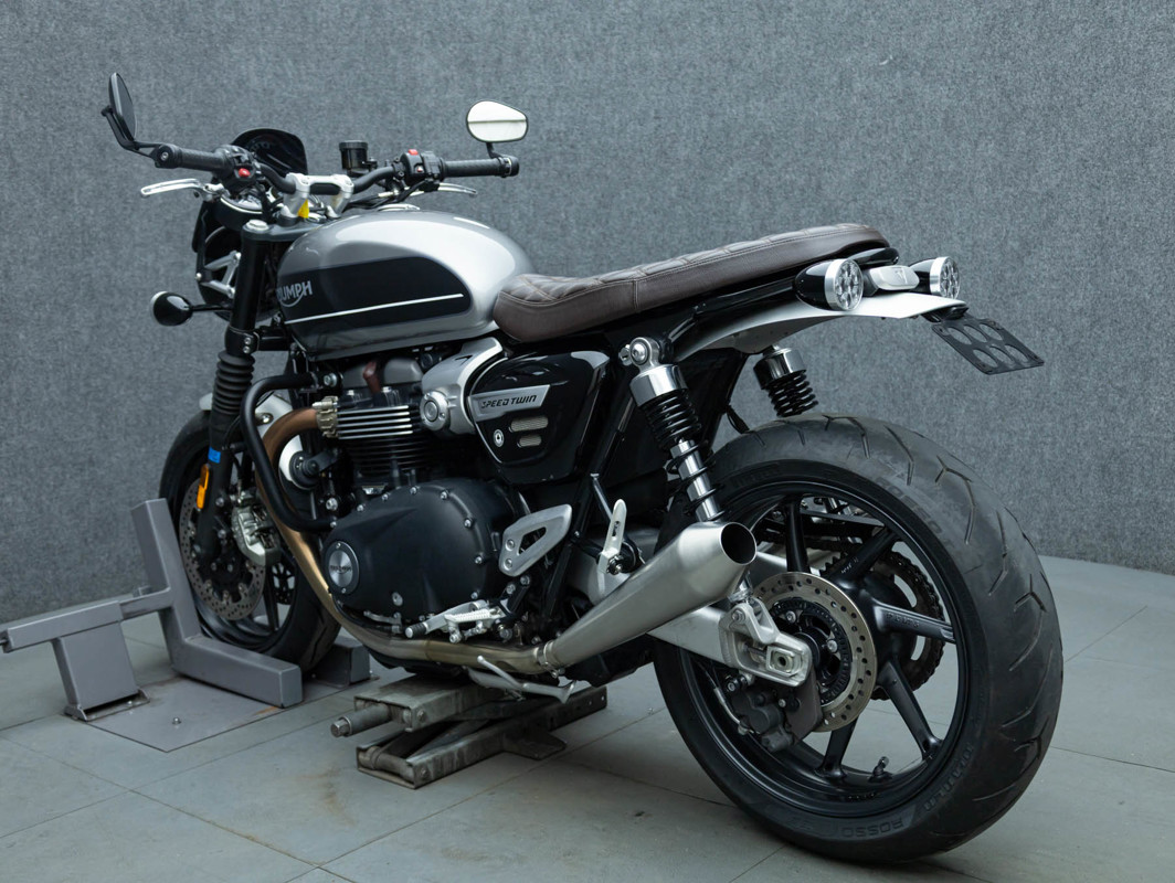 SPEED TWIN