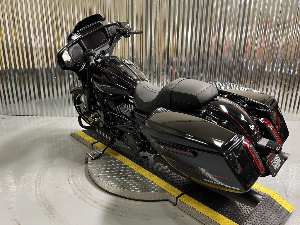 Street Glide®