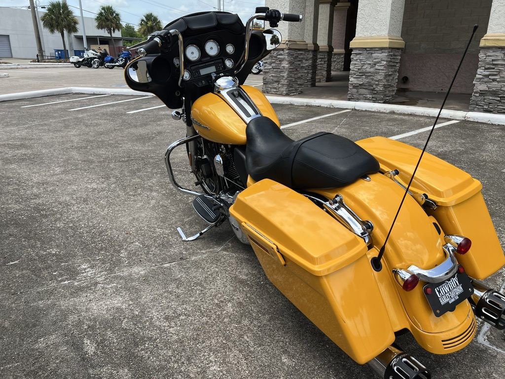 Street Glide®