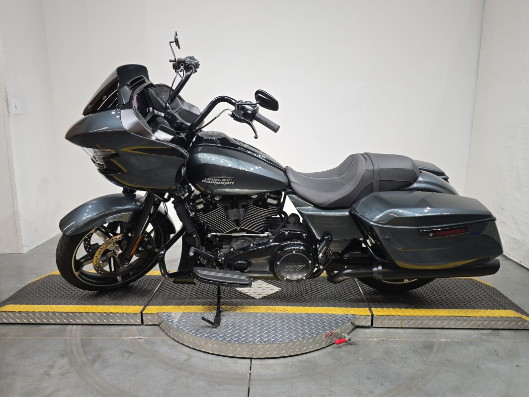 Road Glide®