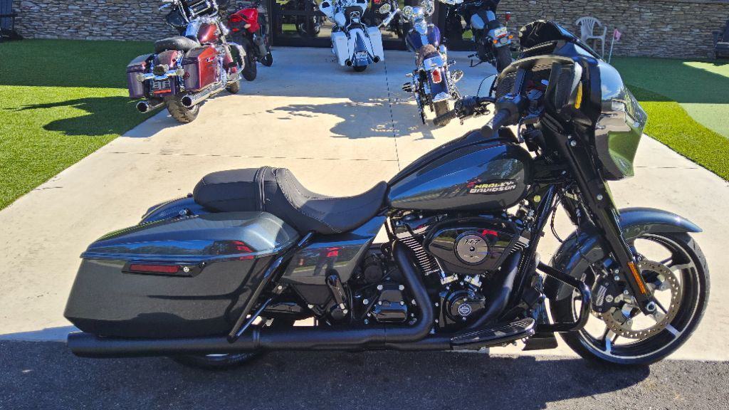 Street Glide®