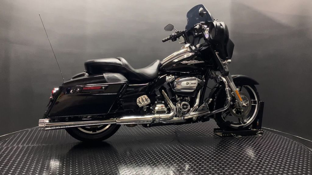 Street Glide®