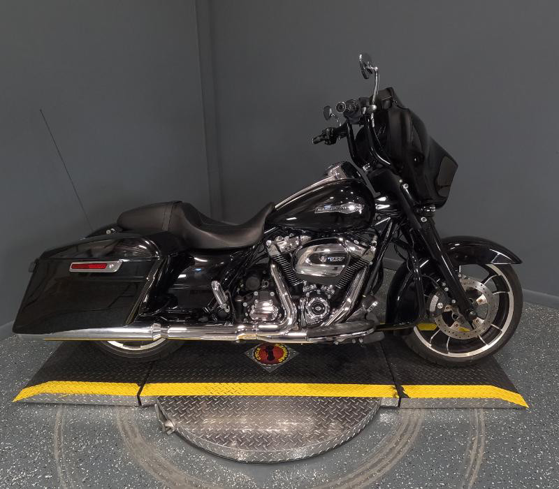 Street Glide®