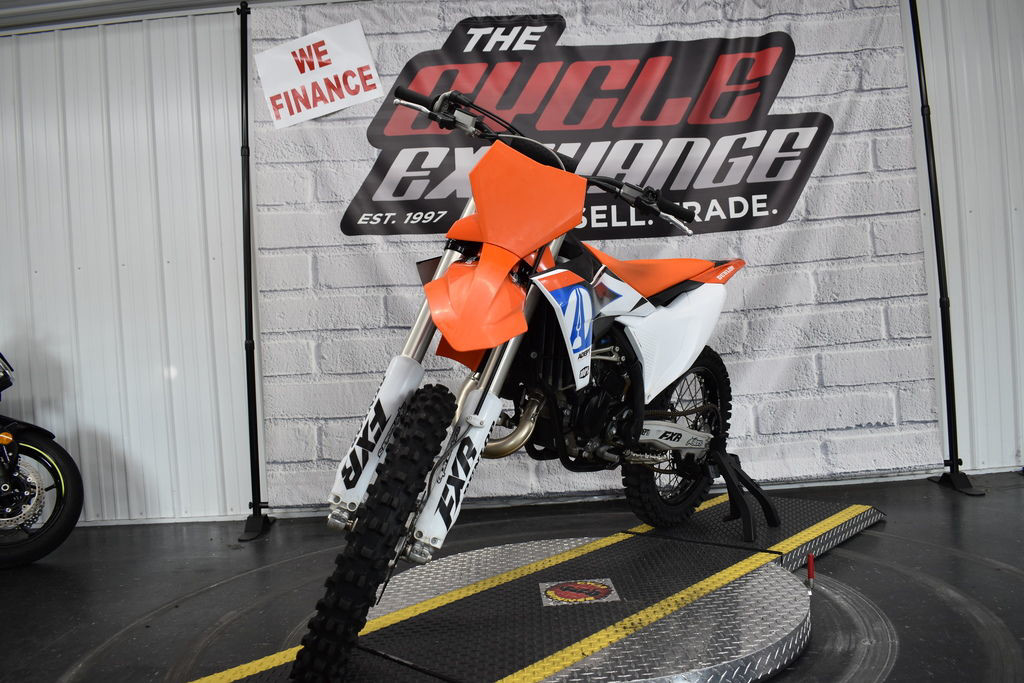 125 SX