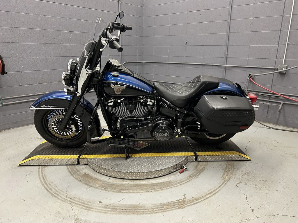 Softail® Heritage Classic 114 115th Anniversary